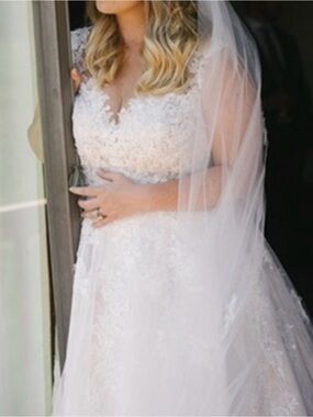 Essense of Australia Ivory Lace Bridal Dress